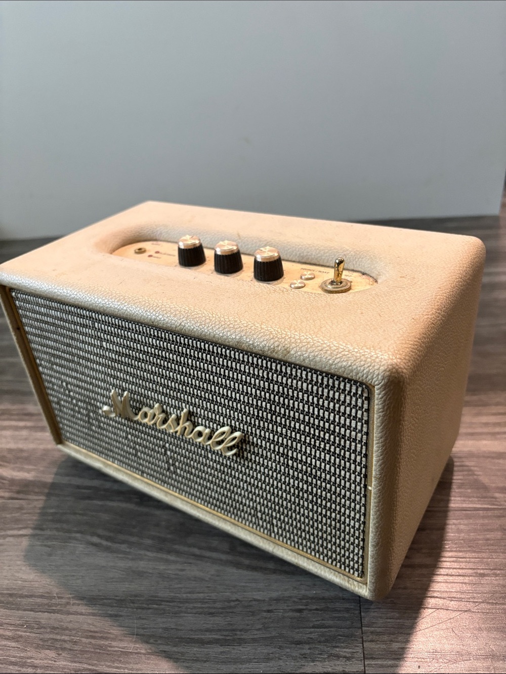 Marshall Cream & Gold Retro Bluetooth Speaker